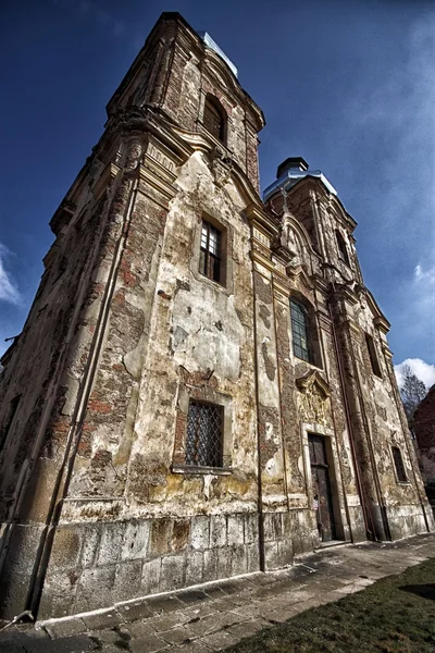 Старые церковные башни — стоковое фото