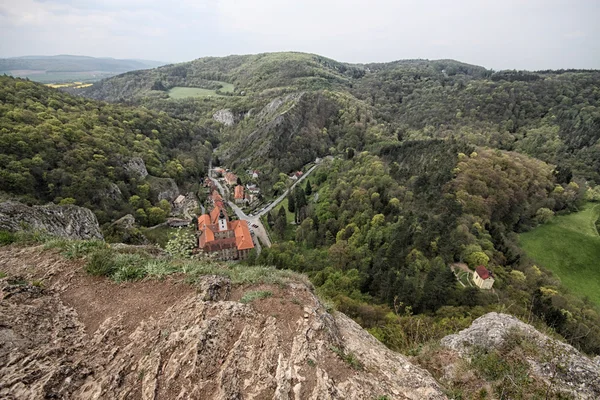 Svatý Jan-pod-Skalou-široké — Stock fotografie