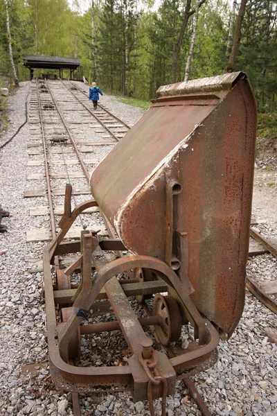 Rostiger Kohlewagen — Stockfoto