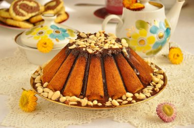 Fındıklı ve çikolatalı kek.