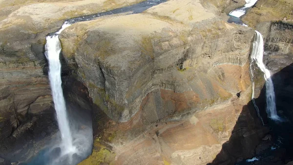 Zwei Wasserfälle Mit Steilen Klippen Schönheit Archivbild — Stockfoto
