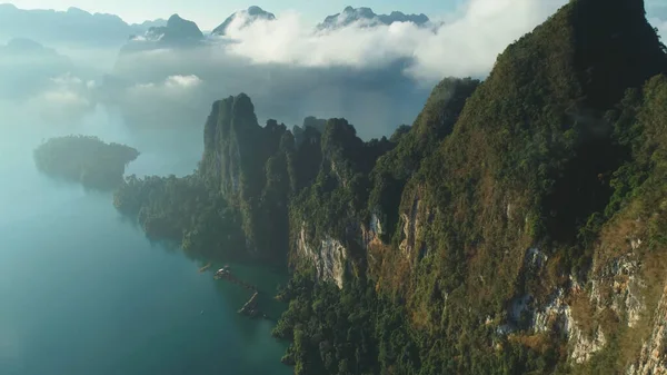 Scharfe Felsen Mit Wolken Klarem Wasser Wolken Inseln Lebensstil Thailand — Stockfoto