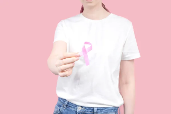 Conceito Dia Mundial Cancro Mama Mulher Shirt Branca Segura Fita — Fotografia de Stock