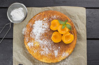 Kayısı ve krema şeker ile süzme peynir pasta. Üstten Görünüm