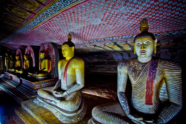 仏を着座の膨大な量 — ストック写真