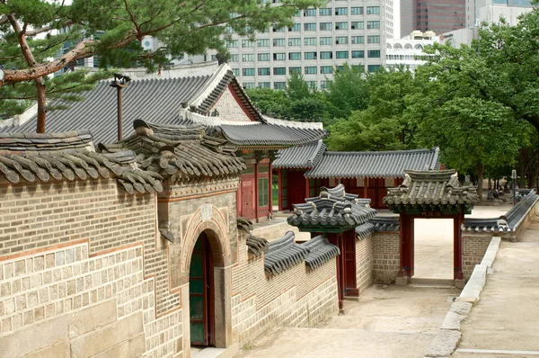 Vägg i Deoksugung-palatset i Seoul — Stockfoto