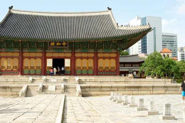 Deoksugung palast in seoul — Stockfoto