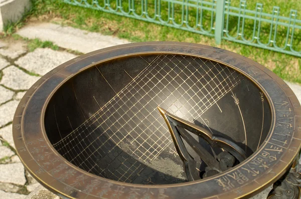 Sundial in Deoksugung Palace in Seoul — Stock Photo, Image