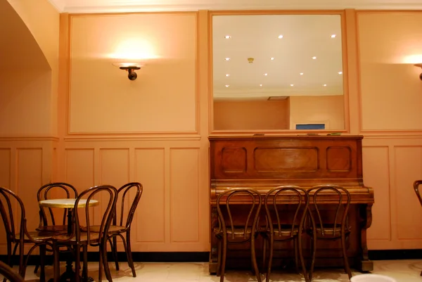 piano en el salón