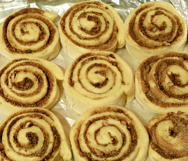 Çiğ tarçın rulo çörek