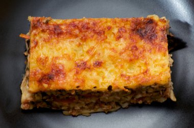 Lazanya parçası yakın çekim