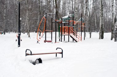 Karda tezgah ve egzersiz donanımları