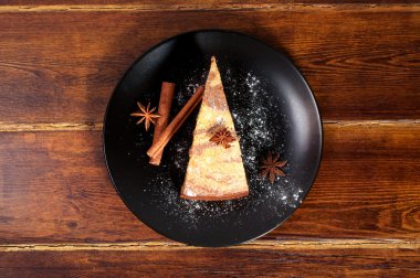 Tarçın ve üstten anason ile çok kolay