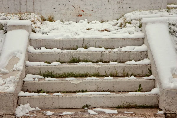 Una Soglia Scalinata Ricoperta Erba Impolverata Neve — Foto Stock