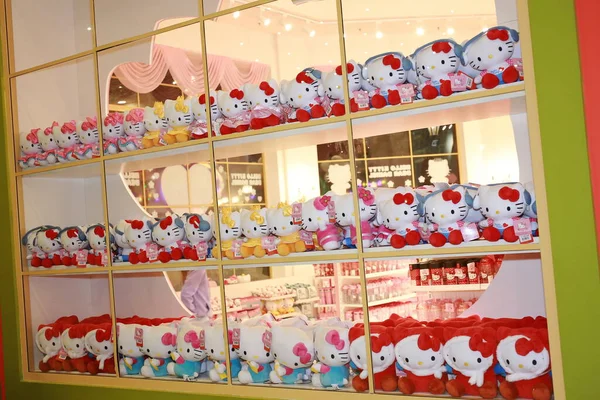 Fragment Hello Kitty Shop Window Island Dreams Theme Park — 图库照片