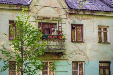 Moskova 'nın Korolev kentindeki eski evlerin parçaları..