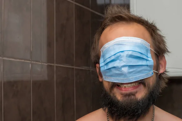 Der Mann Versteckte Sich Hinter Einer Medizinischen Schutzmaske Die Seine — Stockfoto