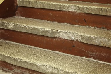 Eski bir merdiven adımlardan.