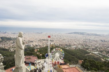 Tibidabo Barselona tapınak görünümü