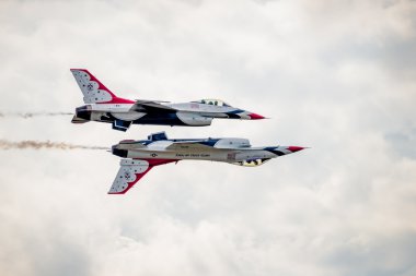 USAF Thunderbirds yansıma oluşumu