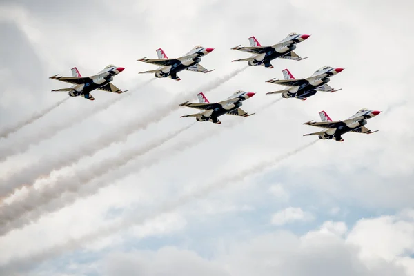 Thunderbirds політ у формуванні Стокове Фото