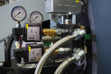 Pressure gauge and hoses