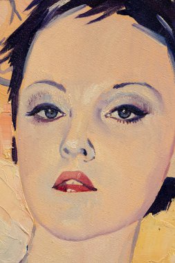 Güzel kadın resim yapıyor. Yakından. 