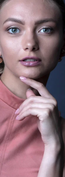 Hermosa Caucásica Joven Posando — Foto de Stock