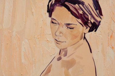 Güzel kadın resim yapıyor. Yakından. 