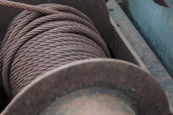 Paslı bir vincin yakın çekimi