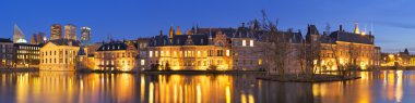 Binnenhof Lahey, Hollanda geceleri