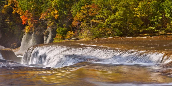 The Fukiware Falls in Japan in autumn — Stock Photo, Image