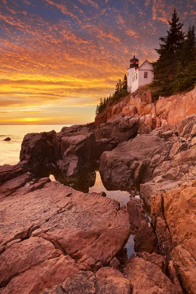 Gitara basowa Harbor głowy latarni, Acadia Np, Maine, Usa na zachodzie słońca — Zdjęcie stockowe