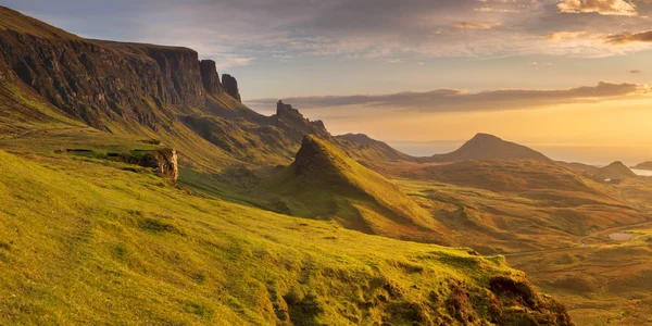 Východ slunce na quiraing, Aberdeen, Skotsko — Stock fotografie