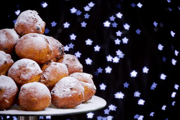 Nochevieja holandesa con oliebollen, una pastelería tradicional — Foto de Stock