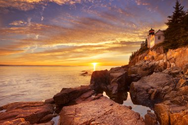 Bas Harbor kafa feneri, Acadia Np, Maine, ABD gün batımında