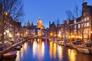 Amsterdam, Hollanda-geceleri kanal