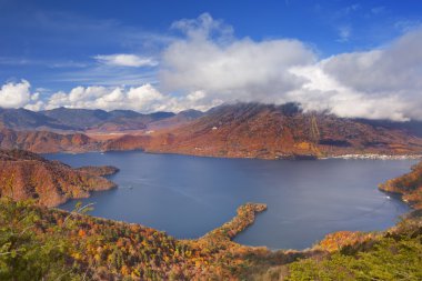 Lake Chuzenji, yukarıdan Sonbahar Japonya'da