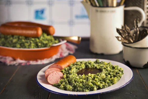 Dutch food: kale with smoked sausage or 'Boerenkool met worst' — Stok fotoğraf