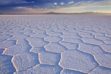 Tuz düz Salar de Uyuni gündoğumu, Bolivya
