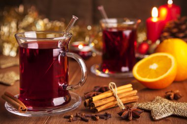 Mulled şarap veya rustik bir tablo gluhwein