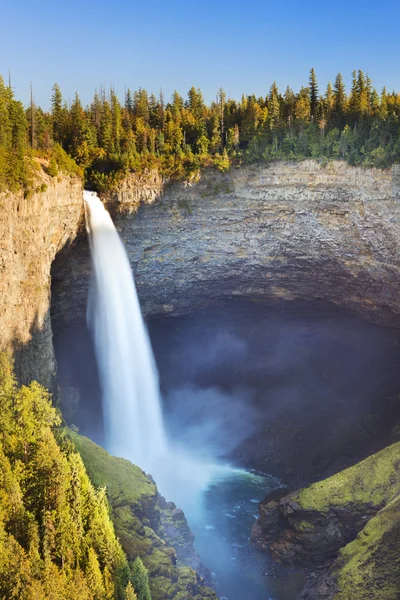 Helmcken Falls en Wells Gray Provincial Park, Columbia Británica, Canadá — Foto de Stock