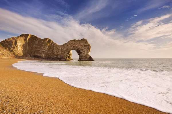 Arco de Durdle Door en el sur de Inglaterra en un día soleado —  Fotos de Stock