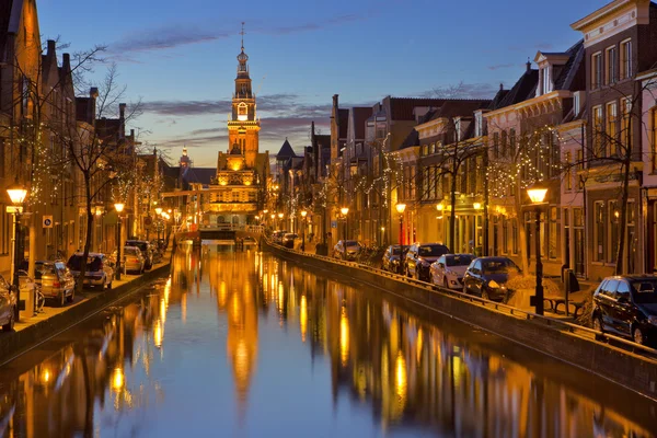 Ciudad de Alkmaar, Países Bajos por la noche — Foto de Stock