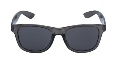 Gölgesiz, gölgesiz, izole edilmiş şeffaf siyah çerçeveli siyah güneş gözlükleri. Yüksek kalite fotoğraf