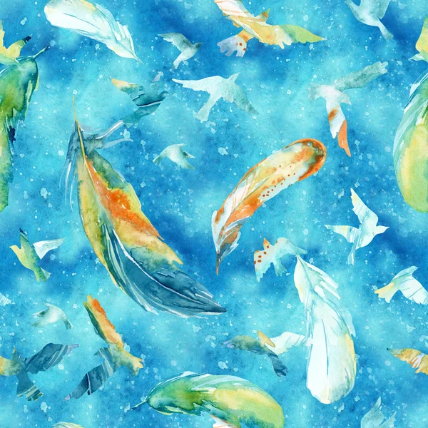 Aquarellsilhouetten fliegender Vögel und Federn am Himmel. nahtloses Muster — Stockfoto
