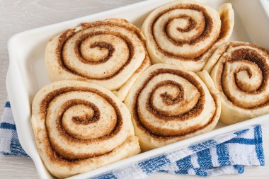 Cinnabon preform fırında göndermeden önce uygun