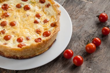 tart kiraz domates ve peynir