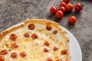 tart kiraz domates ve peynir