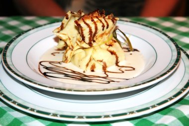 sos ve choco plaka altında bir çantada geldi krep